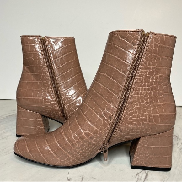 New! Steve Madden Darma Pink Croc Faux Leather Bootie 8.5M - Picture 6 of 14